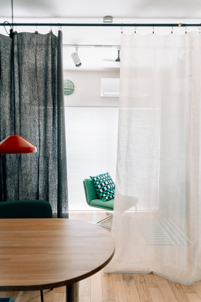 ドローアライン,突っ張り棒,ieno textile,間仕切り,リビング