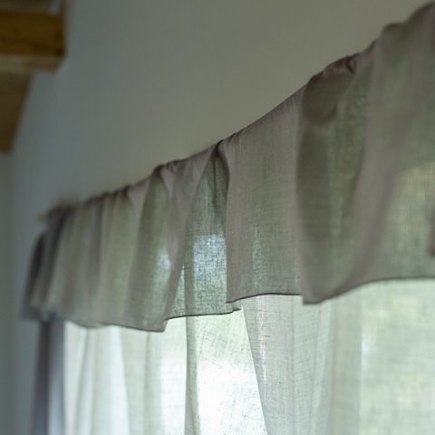 外と内、あいまいな境界を行き来する家で