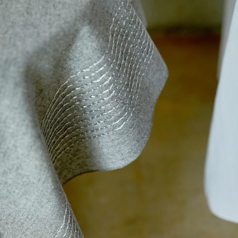 暮らしに四季を、健やかに日々を飾る花と布。