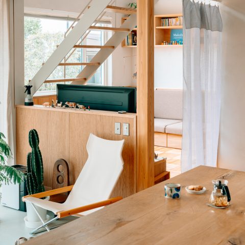 余白を残した、土間のある家。