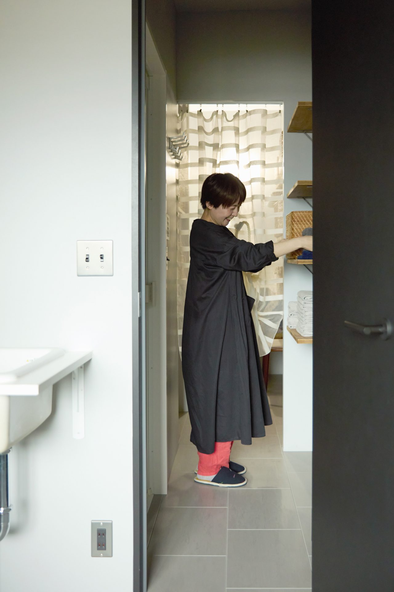 洗面台、間仕切り布、ランドリールーム、シンク