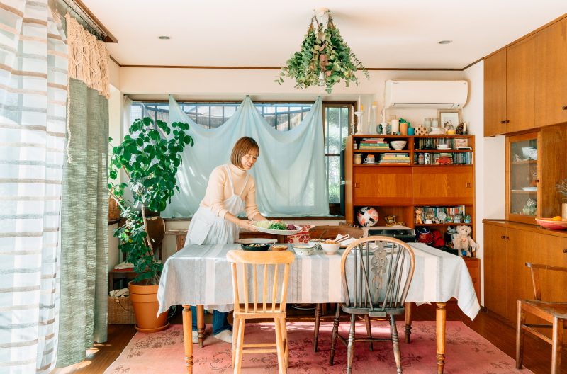 お気に入りの布と器で飾る、休日のブランチ。