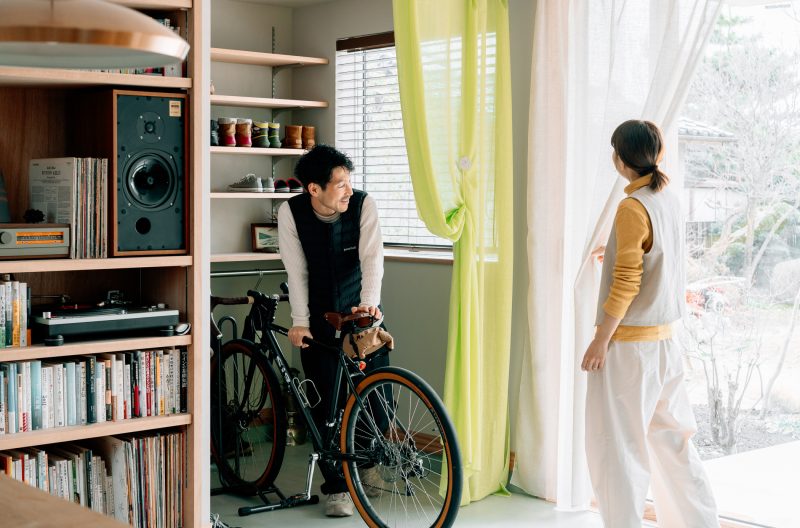 余白を残した、土間のある家。