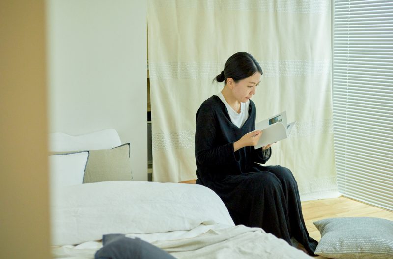 異素材が調和する、静けさをまとった白の世界。