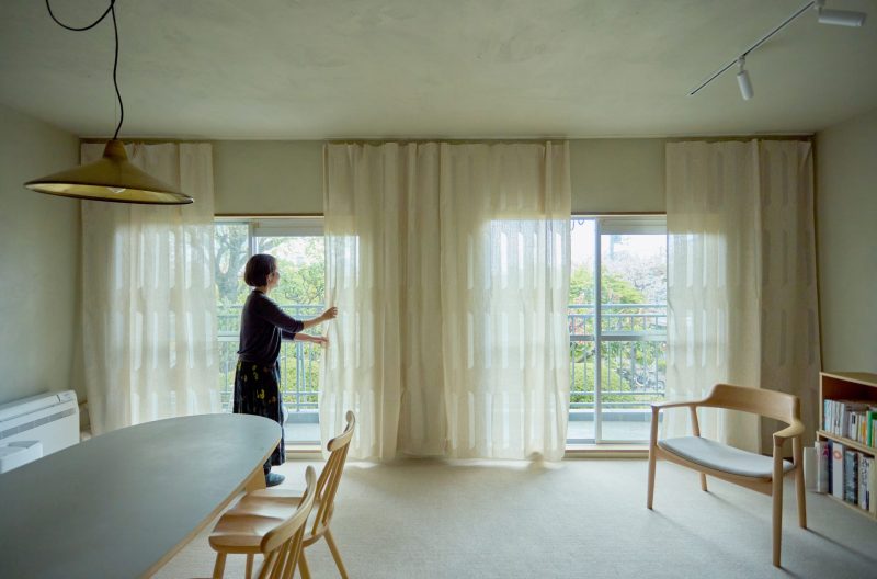 手触りを楽しむ、床に近い暮らし。