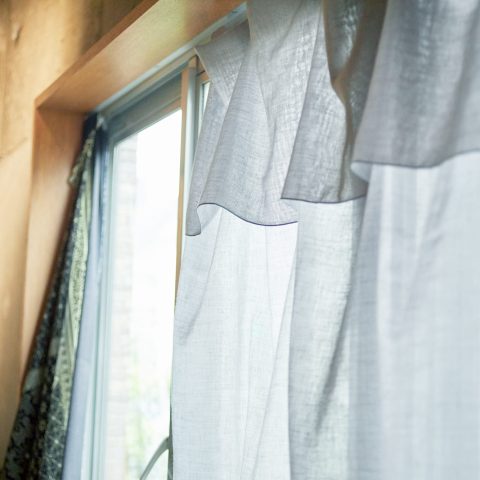 築50年のマンションをリノベ。窓辺から考える、開かれた家づくり。