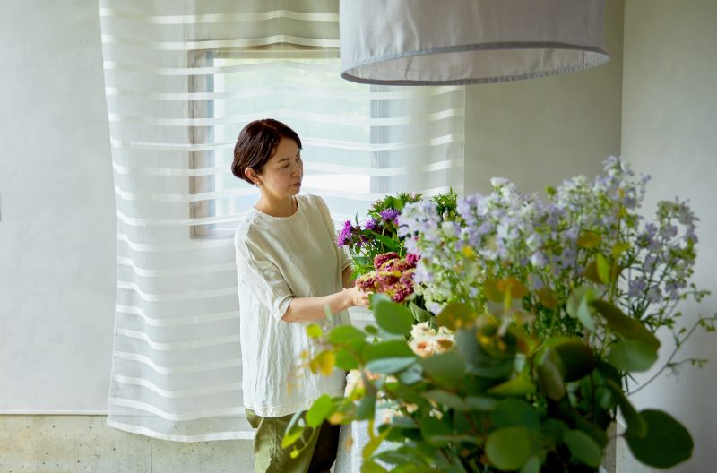 暮らしに四季を、健やかに日々を飾る花と布。