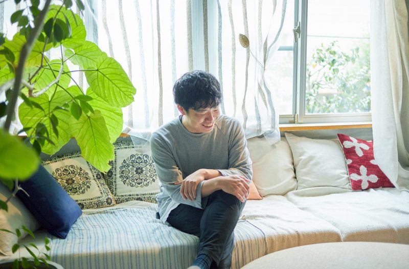 築50年のマンションをリノベ。窓辺から考える、開かれた家づくり。